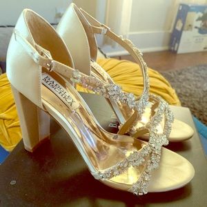 Badgley Mishka omega heels like new!
